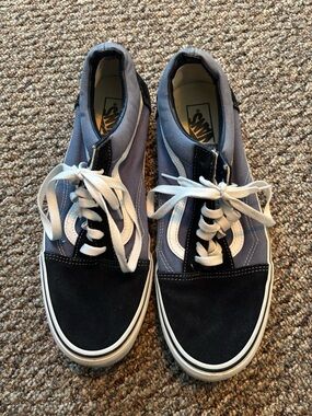 Vans Men’s Two-Tone Black and Blue Skate Shoes 12M like new